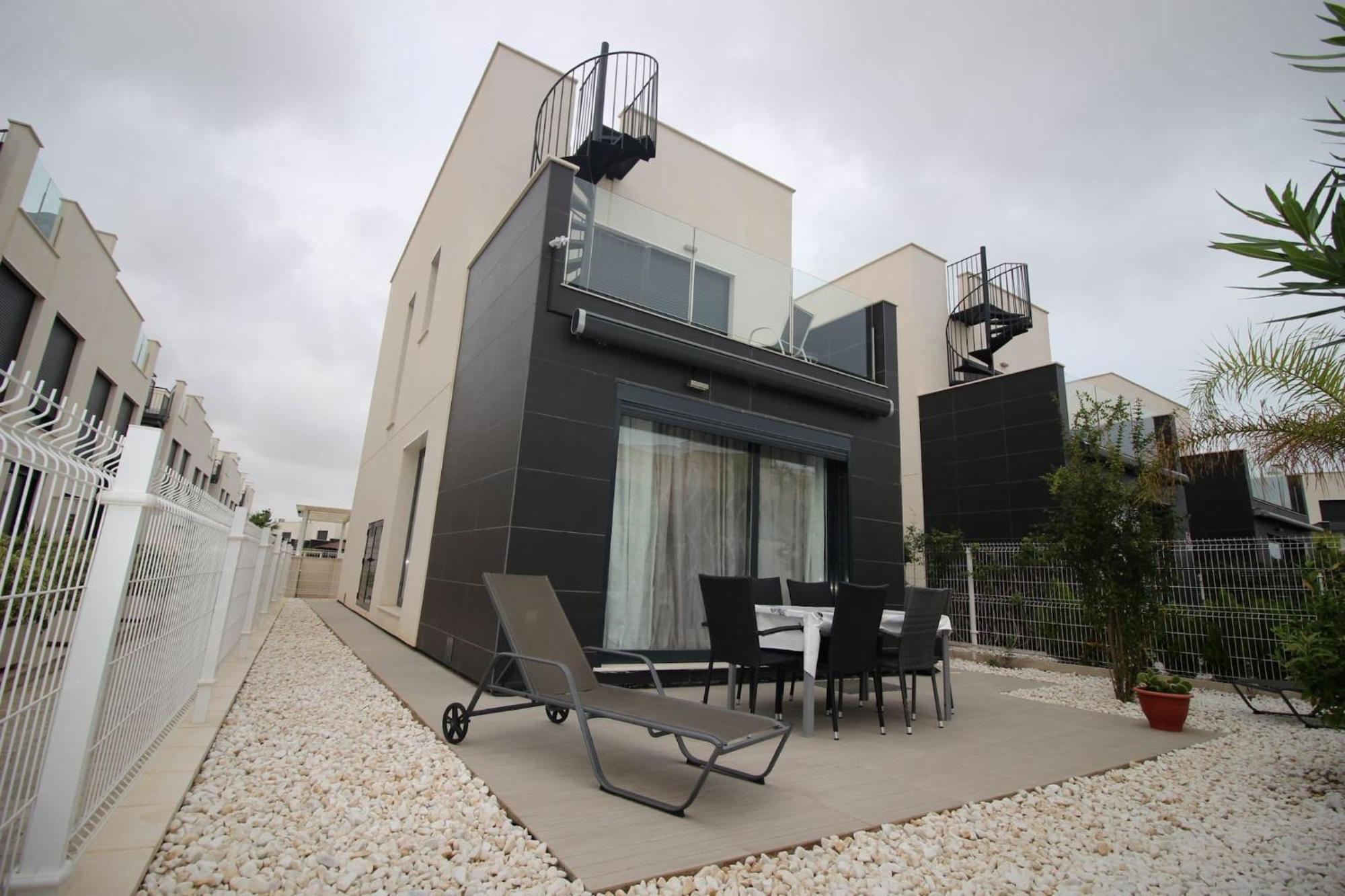 Villa Tindra Τορεβιέχα Εξωτερικό φωτογραφία