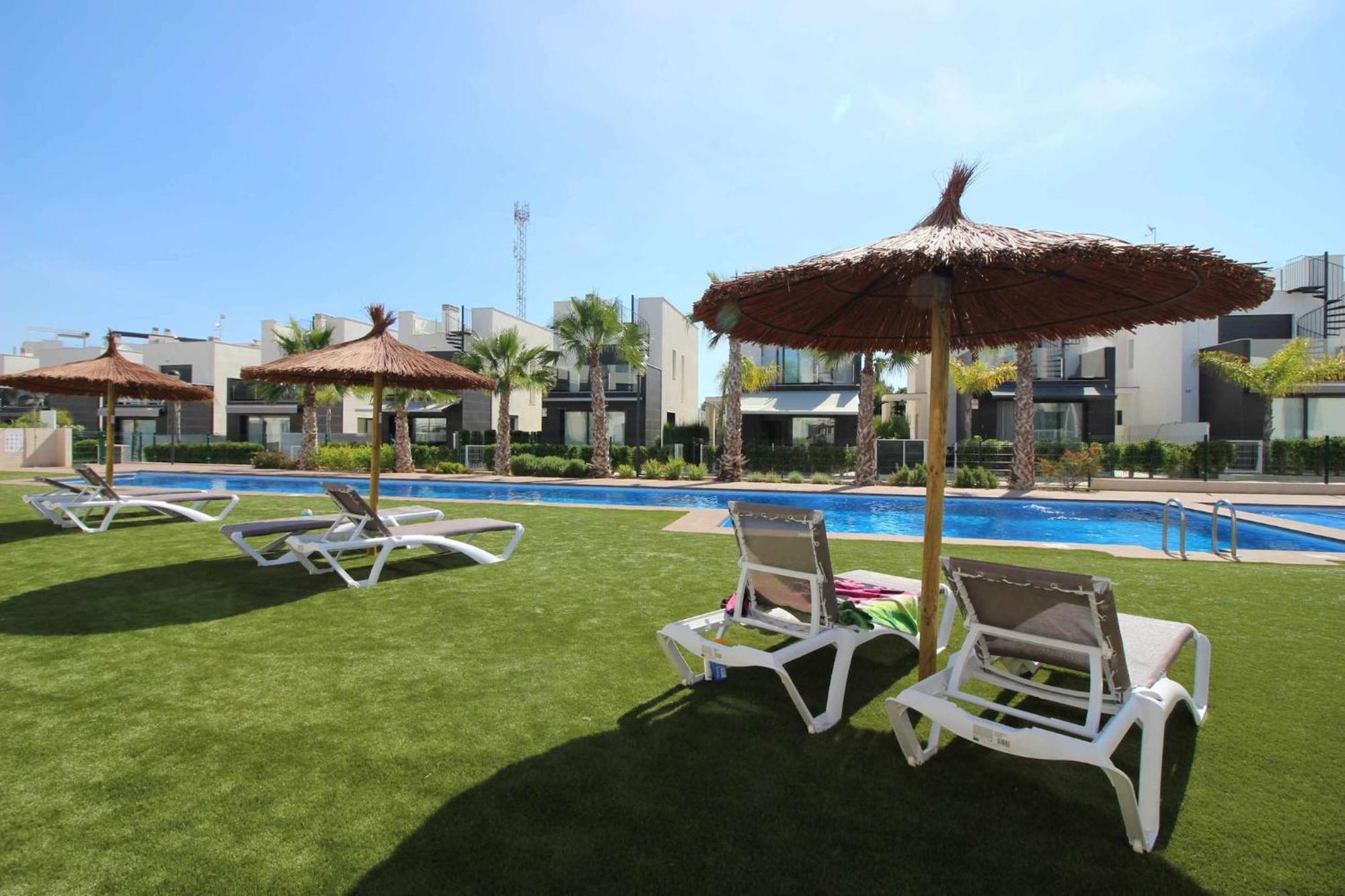 Villa Tindra Τορεβιέχα Εξωτερικό φωτογραφία